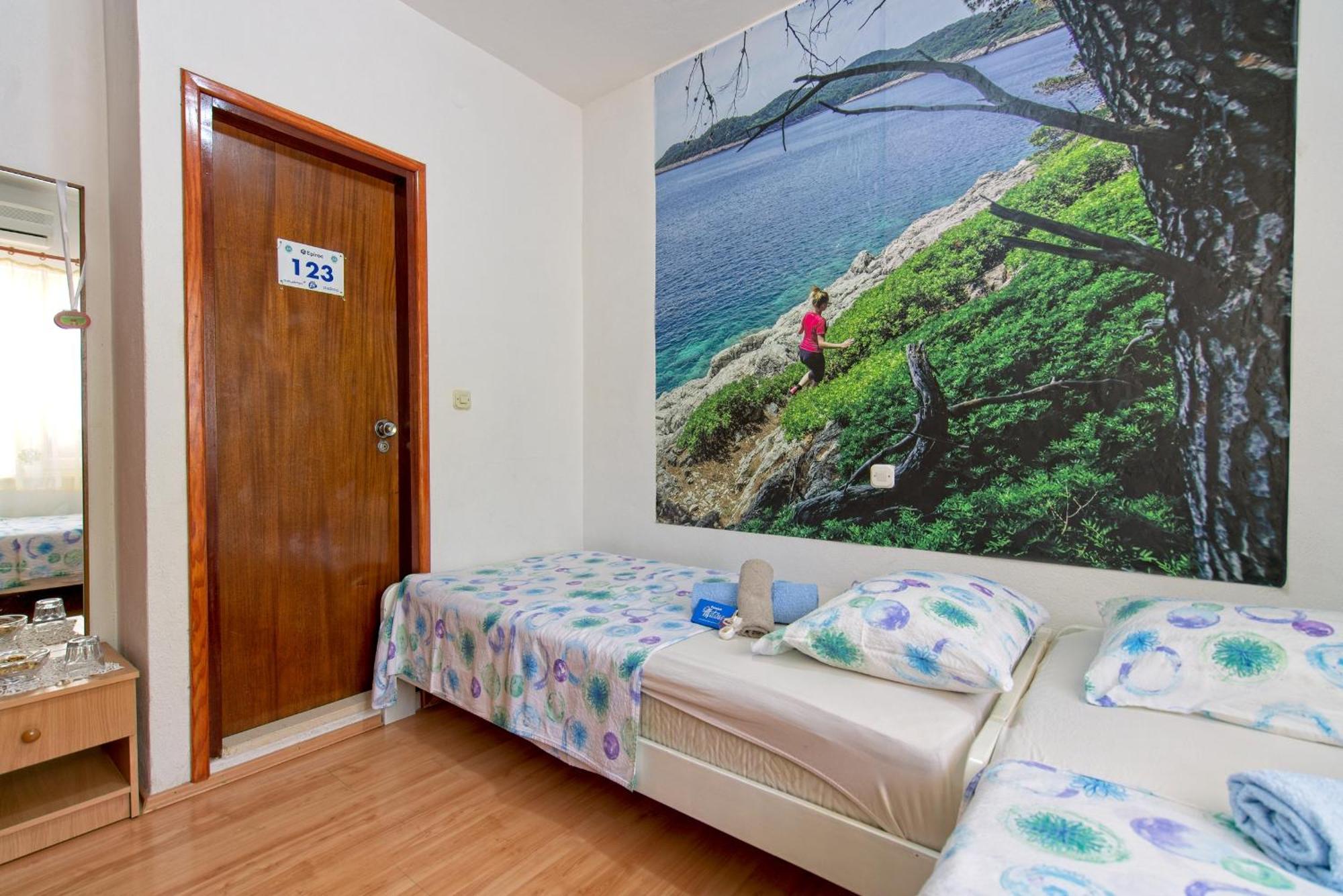 Guest House Matana Pomena Exterior foto